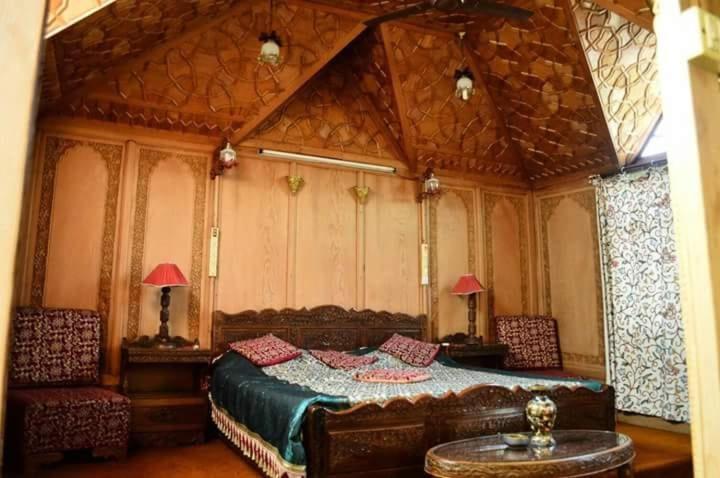 New Minar Group Of Houseboats Hotell Srīnagar Eksteriør bilde