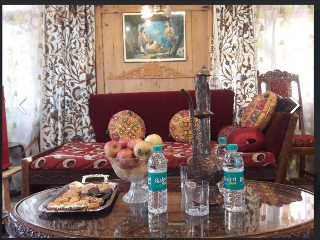 New Minar Group Of Houseboats Hotell Srīnagar Eksteriør bilde