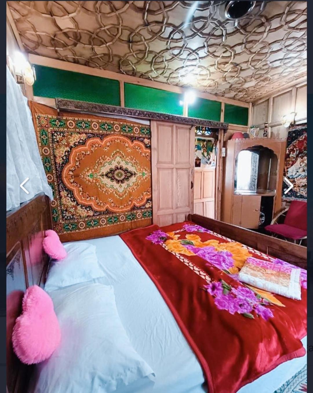 New Minar Group Of Houseboats Hotell Srīnagar Eksteriør bilde